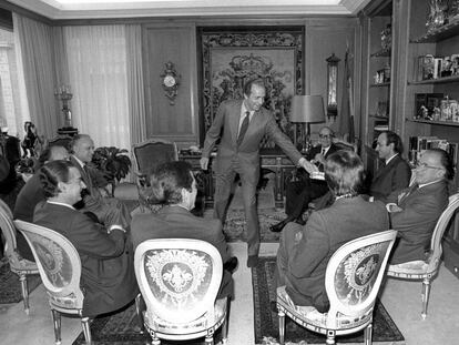 El rey Juan Carlos reúne a los líderes políticos en la jornada de reflexión de 1982.