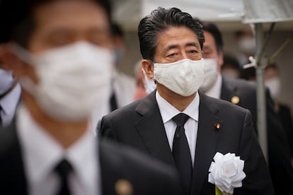 El primer ministro japonés, Shinzo Abe, en la ceremonia conmemorativa de la paz tras la Segunda Guerra Mundial celebrada en Nagasaki el pasado 9 de agosto.