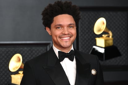 Trevor Noah – El presentador del formato satírico televisivo The Daily Show copó todos los titulares cuando, allá por 2016, varios medios revelaron que tenía un perfil en la app Raya a pesar de estar en una relación en aquel momento. El sudafricano tuvo que salir al paso y se excusó diciendo que solo trataba de “documentarse para un sketch de comedia” que preparaba para su programa.