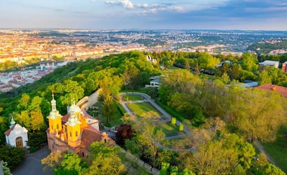 Panorámica de Praga desde el monte Petrín.