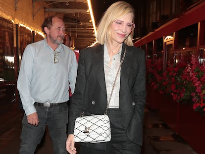 De Cate Blanchett a Emma Stone: por qué todas quieren tener este bolso acolchado