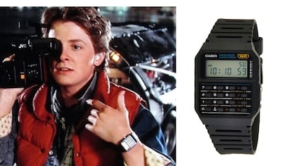 Michael J. Fox en 'Regreso al Futuro' con un Casio CA53W , el mítico reloj con calculadora digital que todos los niños querían tener en los ochenta.