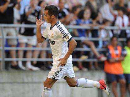 Lucas celebra uno de los goles del partido.