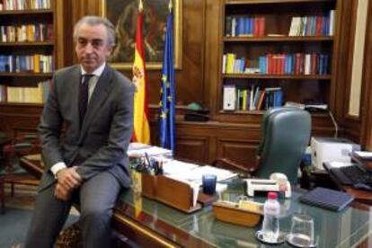 El secretario de Estado de Hacienda, Miguel Ferre, durante una entrevista con Efe en la que ha explicado que el pago del IVA por parte de pymes y autónomos sólo de las facturas cobradas, que el Gobierno pondrá en marcha a partir de 2014, se aplicará tanto a las operaciones con las administraciones públicas como con el sector privado.
