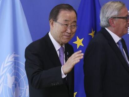 El presidente de la Comisi&oacute;n Europea, Jean-Claude Juncker (d), junto al secretario general de las Naciones Unidas, Ban Ki-moon. 