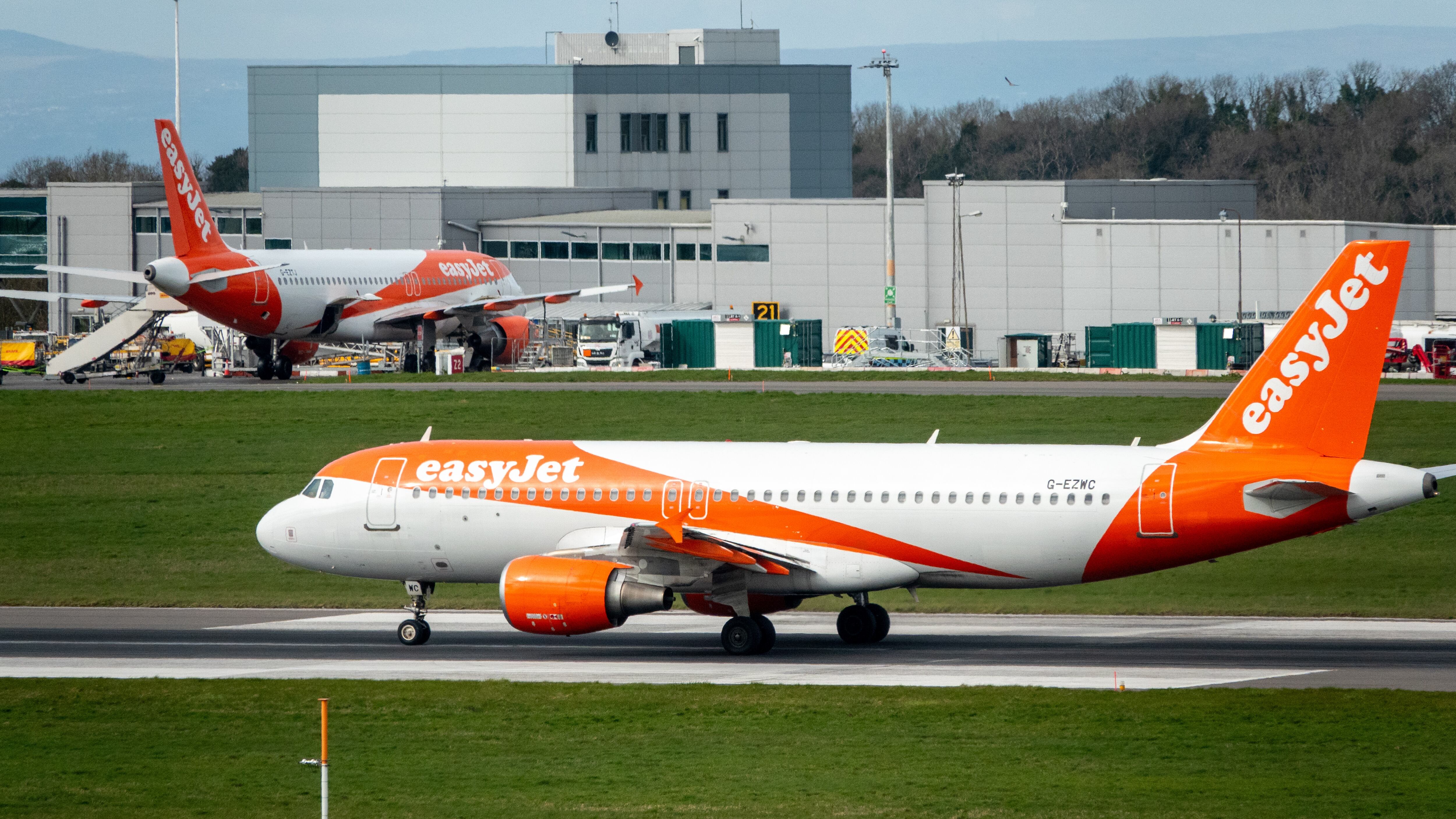 Apollo abre batalla por Easyjet con una puja de 6.690 millones de euros, un 3,6% más alta que la de Castlelake