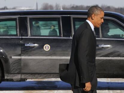 Barack Obama, camino del Air Force One en la base a&eacute;rea de Andrews (Maryland).