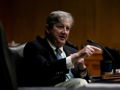 El senador republicano John Kennedy durante una sesión en Capitol Hill, Washington, en julio 2020.