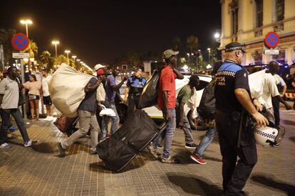 Operaci&oacute; policial contra els manters, aquest dijous a la nit.