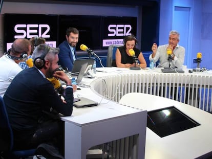 Dani Garrido, Manu Carreño, Angels Barceló, Toni Garrido, Pepa Bueno, Carles Francino y Javier del Pino, en la presentación de la nueva temporada.