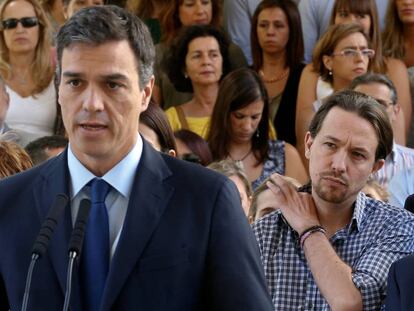 Pedro Sánchez y Pablo Iglesias tras el minuto de silencio por el atentado de Niza.