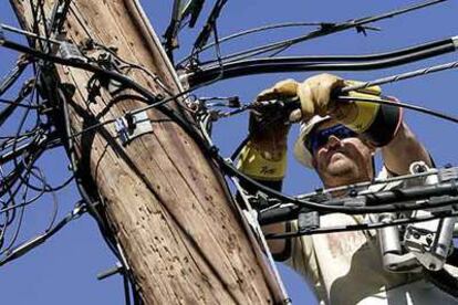 Cableado de fibra óptica para comunicaciones en Richmond, Estados Unidos