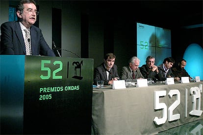 El secretario general de los Premios Ondas, Josep María Martí, da a conocer el veredicto del jurado en Barcelona.