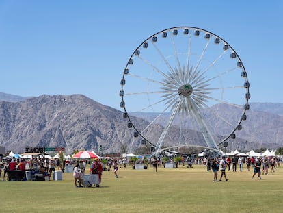 Asistentes al segundo fin de semana de Coachella 2023.