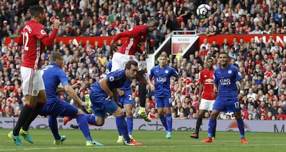 Pogba marca el cuarto del United.