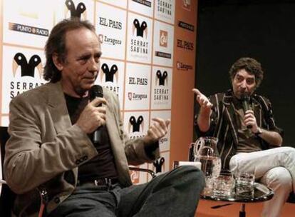 Joan Manuel Serrat, a la izquierda, y Joaquín Sabina durante la presentación de la gira.