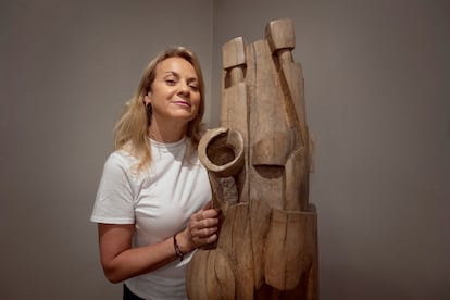 La artista Carmela Blanco en su casa y taller del barrio de Vicente López, Buenos Aires, 15 de noviembre de 2024.