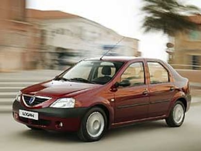 El Logan se comercializará en algunos mercados con la marca Dacia, un fabricante rumano de automóviles adquirido por Renault que ha sido clave en el desarrollo del modelo.