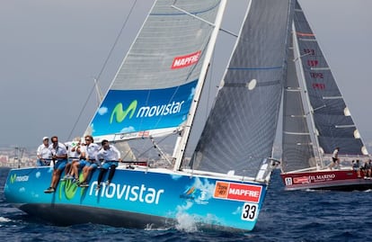 Pedro Campos y la tripulaci&oacute;n del Movistar, durante la Copa del Rey Mapfre.