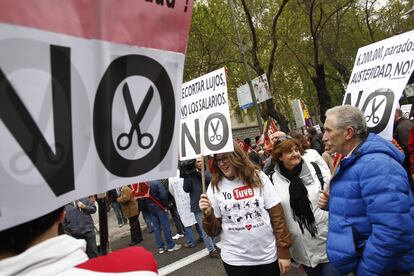 Los sindicatos reclaman un gran pacto ante la emergencia nacional del paro.