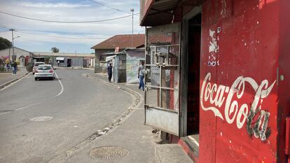 Una calle de Langa, un suburbio a las afueras de Ciudad del Cabo, a principios de marzo.