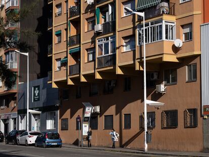 El bloque de pisos de Ripollet donde fue asesinado Aleix.