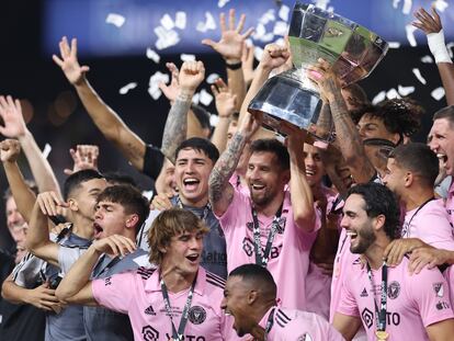 Lionel Messi #10 of Inter Miami hoist the trophy with his teammates after defeating the Nashville SC to win the Leagues Cup 2023 final match between Inter Miami CF and Nashville SC at Geodis Park on August 19, 2023 in Nashville, Tennessee.