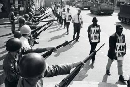 La Guardia Nacional bloquea una marcha por los derechos civiles en 1968.