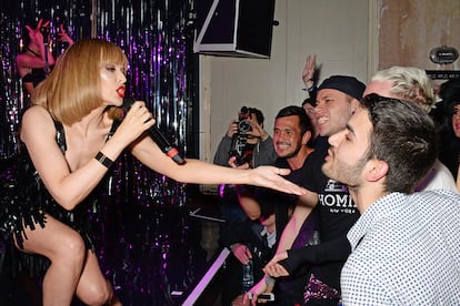Kylie Minogue en un convcierto sorpresa en Londres.