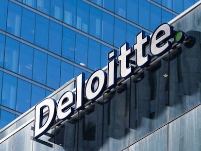 Deloitte analiza un plan para segregar sus negocios de consultoría y auditoría, según TWSJ