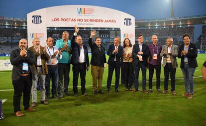 Homenaje previo al partido que enfrentó a Talleres y River.