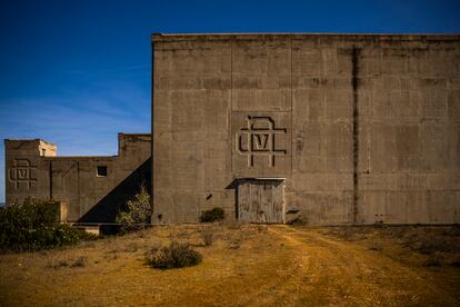 Los edificios abandonados de la central nuclear de Valdecaballeros, que se paralizó en 1994 y nunca llegó a funcionar. 