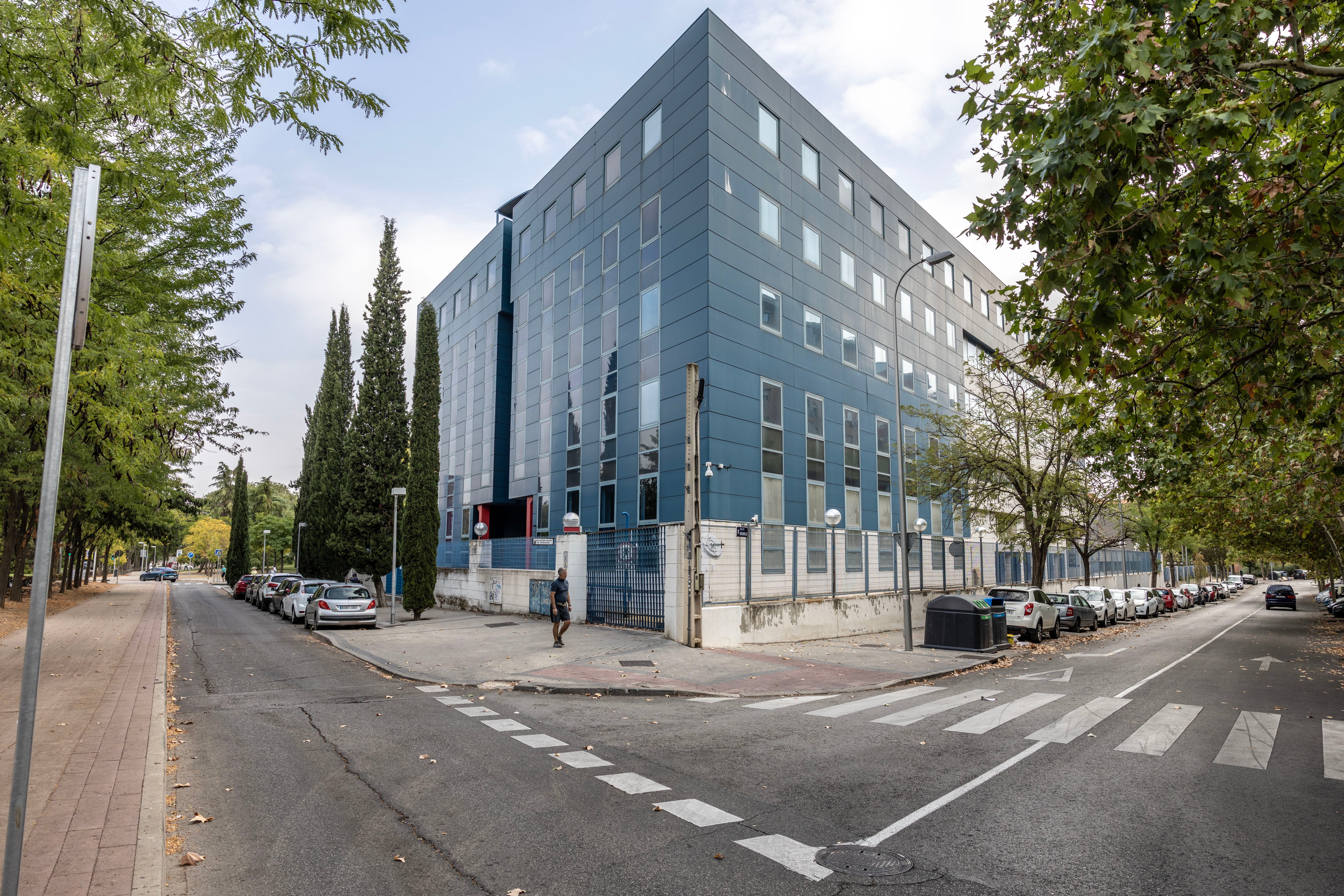 Edificio en la Vía Lusitana, 21 en Madrid, que va a convertirse en 800 pisos de lujo gracias a la mala gestión de la Comunidad.