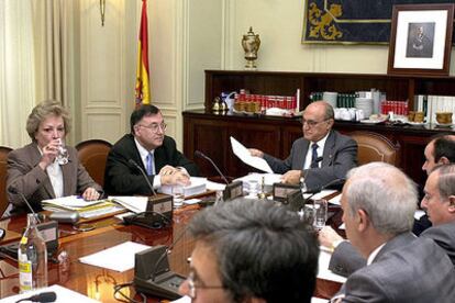 Una reunión del pleno del Consejo General del Poder Judicial presidida por Francisco José Hernando.