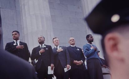 Martin Luther King (segundo por la izquierda) en la Marcha por el Trabajo y la Libertad de Washington (1963). 