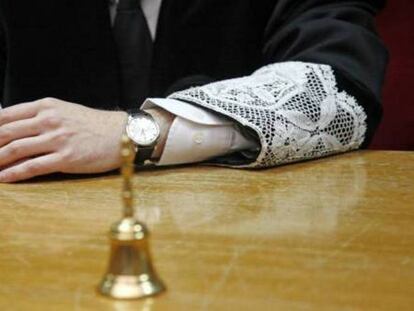 Un matrimonio italiano pierde la custodia de su hija por “ser demasiado ancianos”