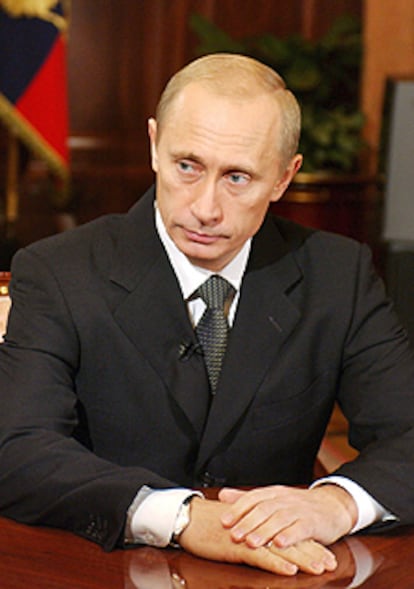 Vladímir Putin, durante una comparecencia en televisión en 2002.