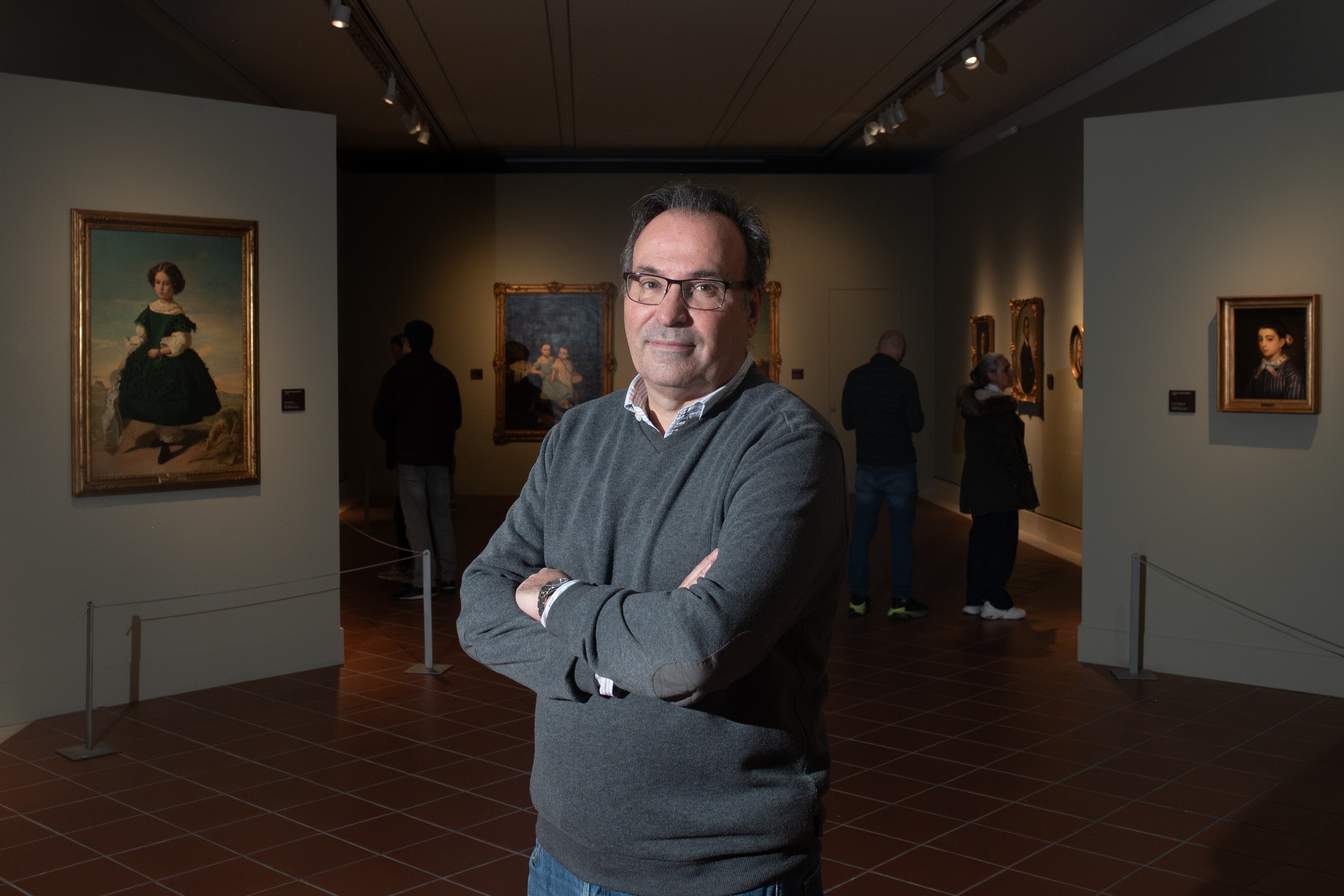 Manuel Piñanes, comisario de la exposición 'Los Bécquer, un linaje de artistas', en el museo de Bellas Artes de Sevilla.