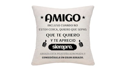 Regalos 15 Amigo invisible sobre fondo blanco.