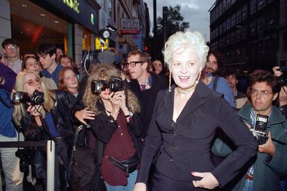 En la imagen, llegando a la presentación del libro biográfico de su amiga Naomi Campbell en Londres, en 1994.