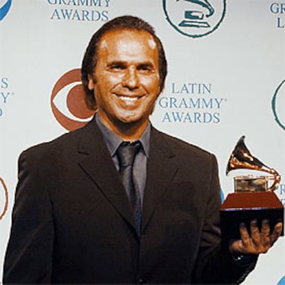 Pepe De Lucía, con un Grammy latino.