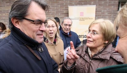 El presidente Artur Mas y la consejera Neus Munté, en segundo plano, ayer en Sant Gregori.