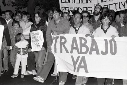 Manifestación de vecinos del barrio del Pilar de Madrid, el 17 de octubre de 1983.