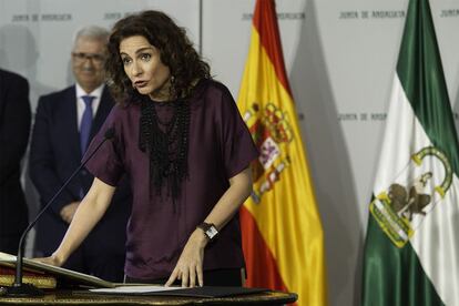 La consejera de Hacienda y Administraci&oacute;n P&uacute;blica, Mar&iacute;a Jes&uacute;s Montero, ha asegurado que su &quot;reto&quot; es la elaboraci&oacute;n de unos Presupuestos que permitan &quot;mantener la calidad de los servicios p&uacute;blicos y tender a la excelencia&quot;. 
 