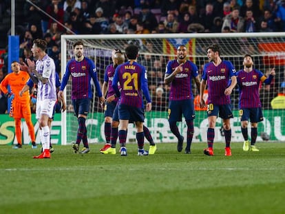 Los jugadores del Barça celebran el 1-0 ante el Valladolid.