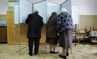 Votantes en un colegio electoral de Lisboa, en 2009.