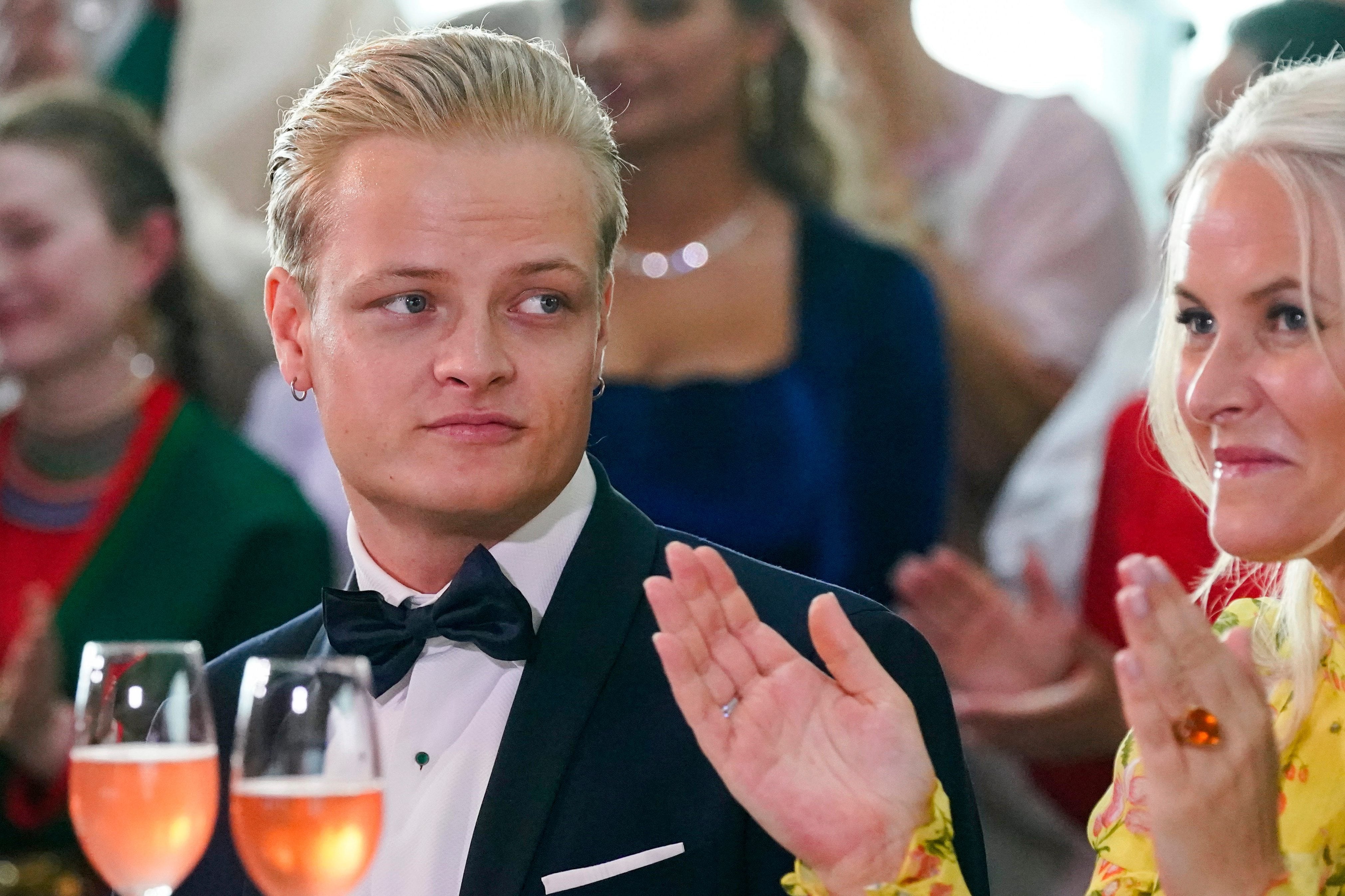 Marius Borg Høiby, hijo de la princesa Mette-Marit de Noruega, condenado a cuatro años de prisión