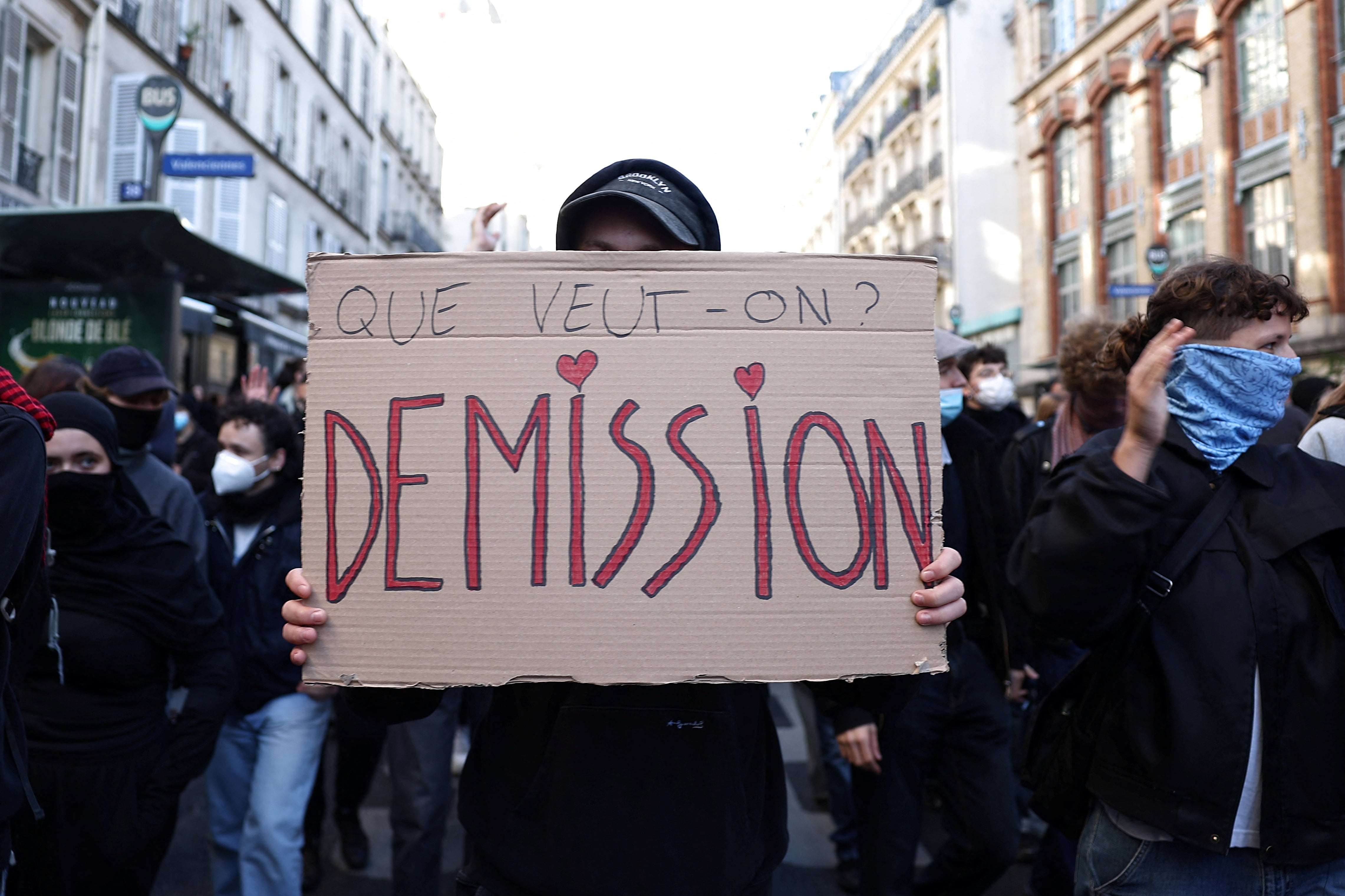 La rabia de los estudiantes, los agricultores y los funcionarios confluye en una gran protesta en toda Francia