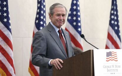 El expresidente George W. Bush durante su discurso.
