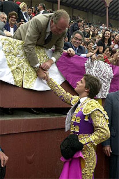 El Juli brindó su primer toro al Rey en Lima.